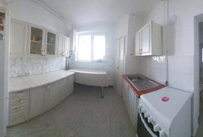 Apartament cu 4 camere decomandat în Independenței - 1