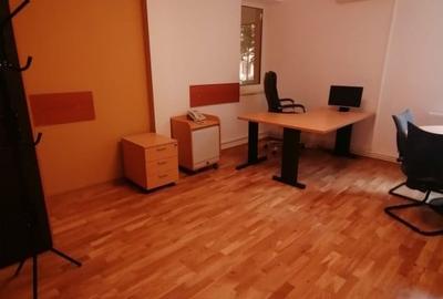 Cazino - Hotel Palace, spatiu ideal birouri, 90 mp., 5 camere.