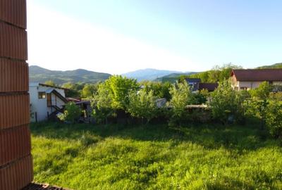 Casă cu 4 camere cu Teren 1600 Mp în Dăești - 4