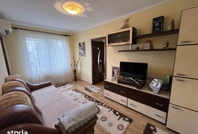 Apartament cu 3 camere în Micro 14 - 1