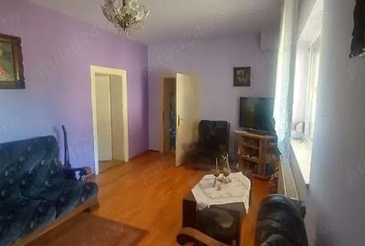 Casă cu 6 camere cu Teren 715 Mp în Fratelia - 4