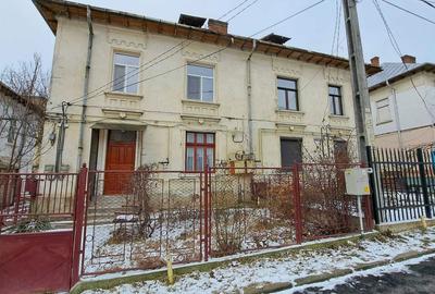 Apartament cu 2 camere decomandat în Central - 1