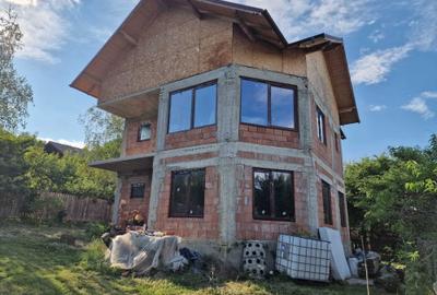 Casă cu 4 camere în Breaza de Sus - 8