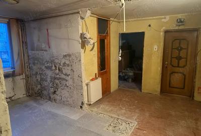 Apartament cu 2 camere decomandat în Mărăței