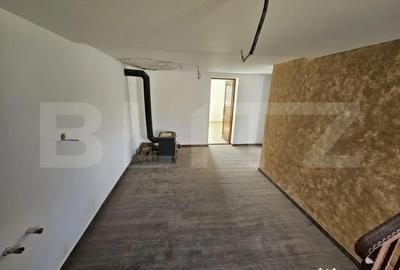 Casă cu 6 camere cu Teren 4159 Mp în Central - 4