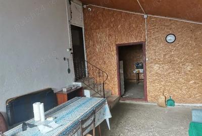 Casă cu 5 camere cu Teren 1300 Mp în Central - 2