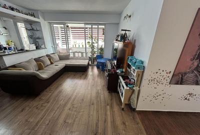 Apartament cu 3 camere decomandat în Tomis Nord