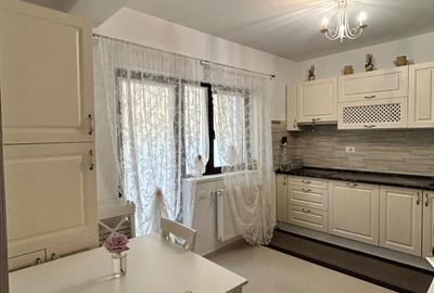 Casă cu 4 camere cu Teren 180 Mp în Central - 1