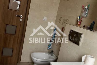 Apartament cu 3 camere decomandat în Central - 3