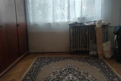 Ap 3 camere,boxa,parter inalt,zona licee - 3