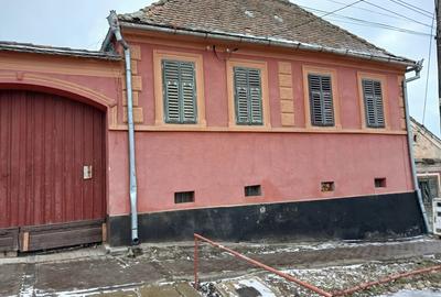 Casă cu 5 camere în Nou - 1