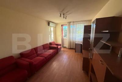 Apartament cu 3 camere semidecomandat în Central