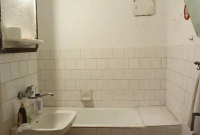 Apartament cu 3 camere de vanzare - Zona Micro 16 - 4