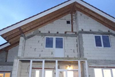 Casa noua semifisata in Deva, P+M, zona Zavoi, SC:245 mp, teren 719 mp Casa noua semifisata in Deva, P+M, zona Zavoi, SC:245 mp, teren 719 mp - 1