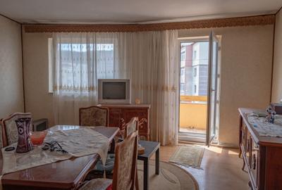 Apartament cu 3 camere decomandat, mobilat în Moinești - 5