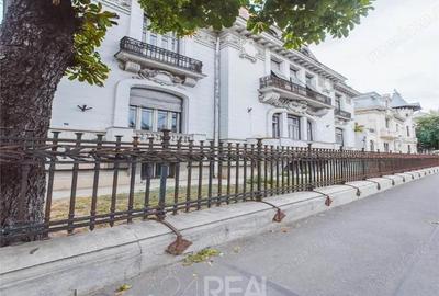 Casă cu 16 camere în Romană - 13