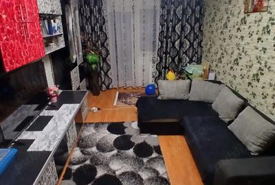 Apartament cu 3 camere decomandat în Crihala