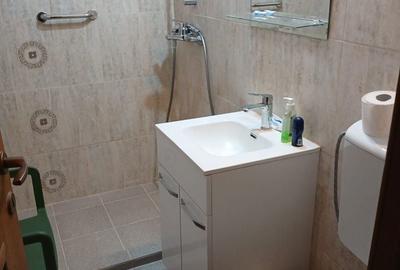 Apartament cu 2 camere decomandat în Republicii - 9