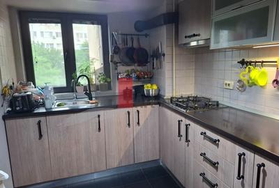 Vânzare apartament 3 camere Obregia - 8