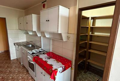 Apartament cu 4 camere decomandat în Teiu - 5