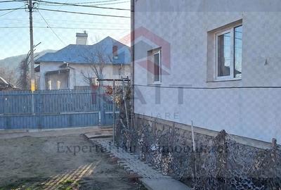 Casă individuală cu 6 camere cu Canalizare în Corbeni - 9