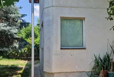 Casă cu 4 camere cu Teren 682 Mp în Central - 2