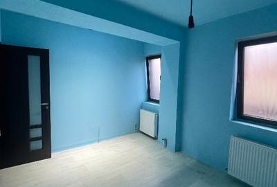 Vând ap 3 cam decom parter în vilă (P+2), în Faleză N, loc de parcare - 6