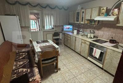 Casă cu 7 camere cu Teren 300 Mp în Central - 3