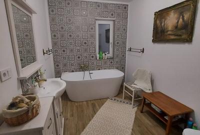 Duplex cu 4 camere cu Canalizare în Central - 8