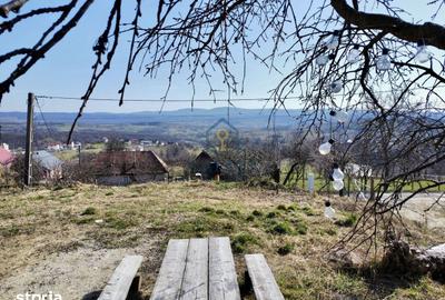 Teren de 2737 mp, în Mireșu Mare
