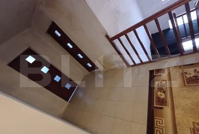 Casă cu 6 camere cu Teren 950 Mp în Central - 2