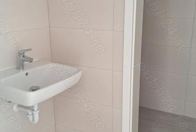 Spațiu comercial, de 40 mp, în Tractorul - 2