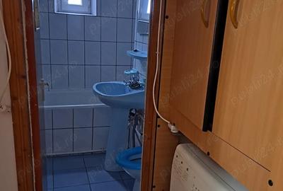 Inchiriez apartament 2 camere decomandat, Buzau, zona Unirii sud. - 1