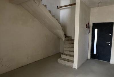 Casă cu 4 camere cu Teren 400 Mp în Central - 1