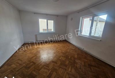Casă cu 8 camere cu Teren 1500 Mp în Central - 18