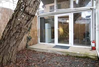 Apartament cu 2 camere nedecomandat, mobilat în Central