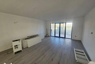 Casă cu 3 camere cu Teren 379 Mp în Central - 15