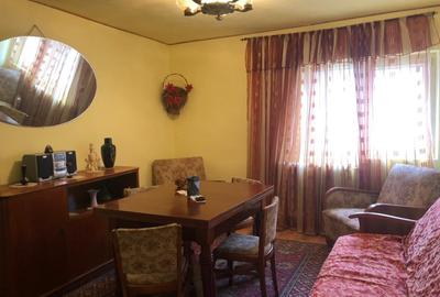 Apartament cu 3 camere semidecomandat, mobilat în Silva