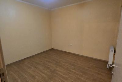 Apartament cu 3 camere decomandat în Central - 1