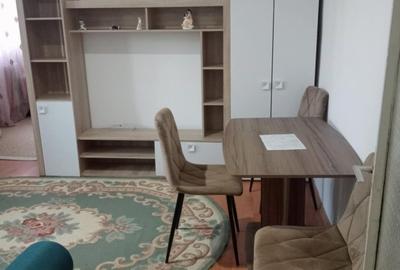 Apartament cu 2 camere decomandat în Decebal