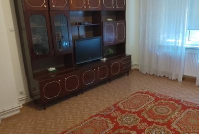 Proprietar Închiriez apartament 3 camere vizavi de plaja modern - 8
