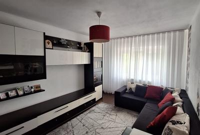 Apartament cu 3 camere decomandat în Decebal - 3