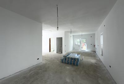 Duplex cu 3 camere cu Canalizare în Utvin - 4