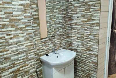 Casă cu 7 camere cu Teren 250 Mp în Central - 4