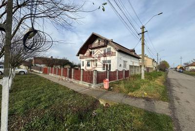 Casă 7 camere de vânzare/închiriere Izvin + anexă 90 mp- Comision 0 - 1