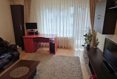Apartament cu 3 camere semidecomandat în Florești - 2