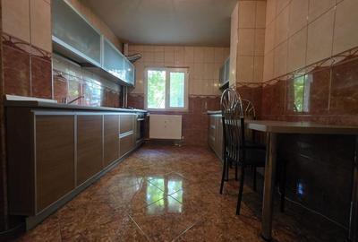 Apartament cu 3 camere decomandat în Drumul Taberei - 2