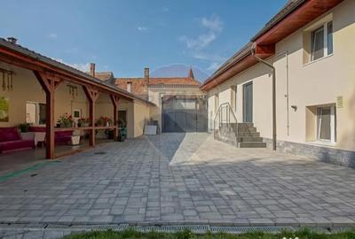 Casă cu 6 camere cu Garaj în Vulcan - 16