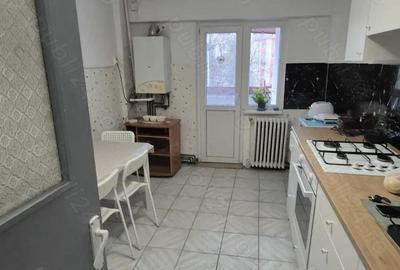 Apartament cu trei camere, zona Cri?an, etajul 1 - 3
