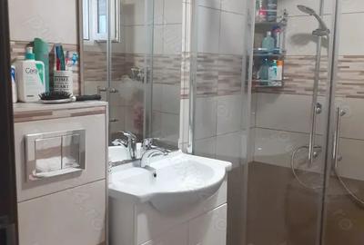Apartament cu 3 camere semidecomandat în Viziru 1 - 8